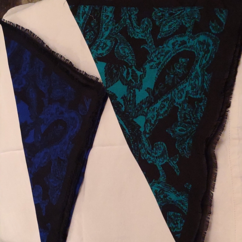 Bundle of two Glentex scarves